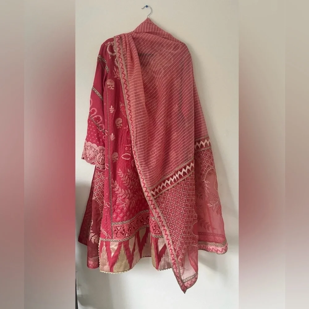 Shiza Hassan Pakistani designer dress - Picture 3 of 6